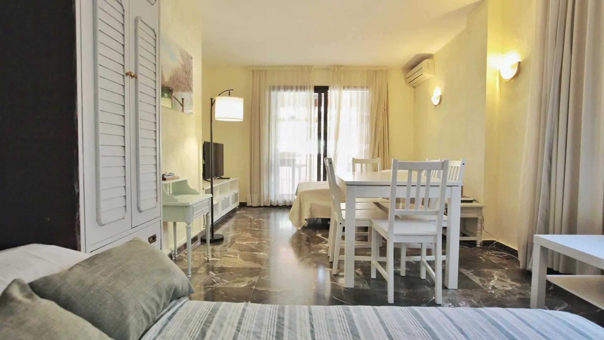 Apartment Wavefront Retreat By Gms Apartamentos Fuengirola